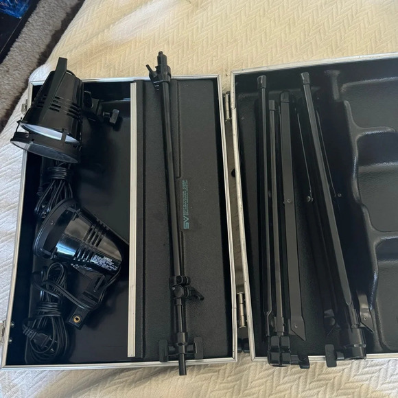Smith-Victor SV portable "Attache" complete Location or studio Lighting Kit - Picture 5 of 16